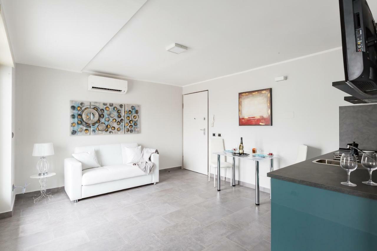 Penthouse 41 In Trastevere With Big Terrace Rome Exterior photo
